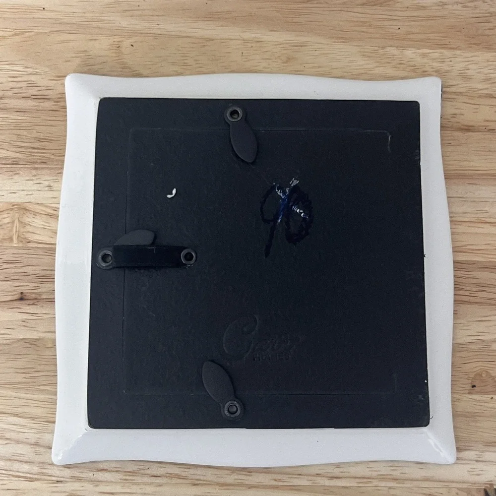 Carr picture frames circle